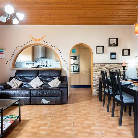 Accommodatie bij particulieren Blanca Tenerife - Private - Terrace And Bbq, 5 Minutes From The And Airport