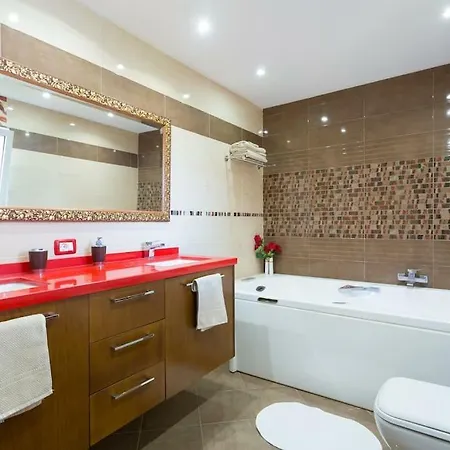 Accommodatie bij particulieren Blanca Tenerife - Private - Terrace And Bbq, 5 Minutes From The And Airport