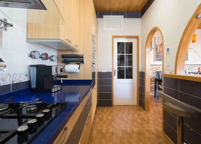 Kwatera prywatna Blanca Tenerife - Private - Terrace And Bbq, 5 Minutes From The And Airport *