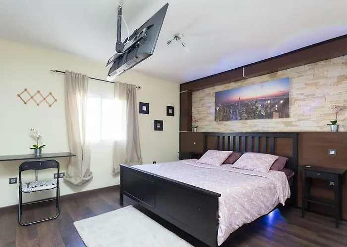 Blanca Tenerife - Private - Terrace And Bbq, 5 Minutes From The And Airport *