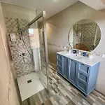 Quarto em Acomodações Particulares Blanca Tenerife - Private - Terrace And Bbq, 5 Minutes From The And Airport
