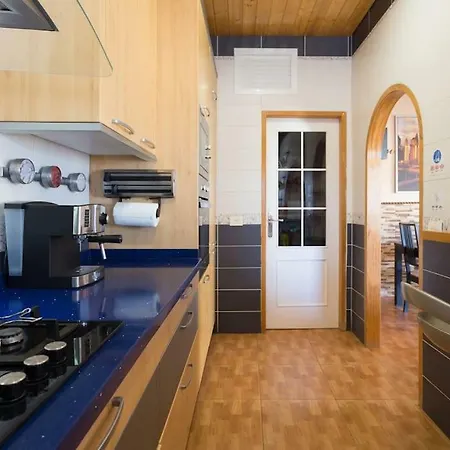 Homestay szállás Blanca Tenerife - Private - Terrace And Bbq, 5 Minutes From The And Airport *