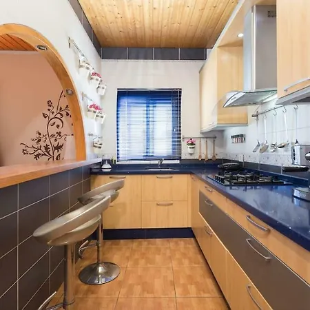 Blanca Tenerife - Private - Terrace And Bbq, 5 Minutes From The And Airport Homestay szállás